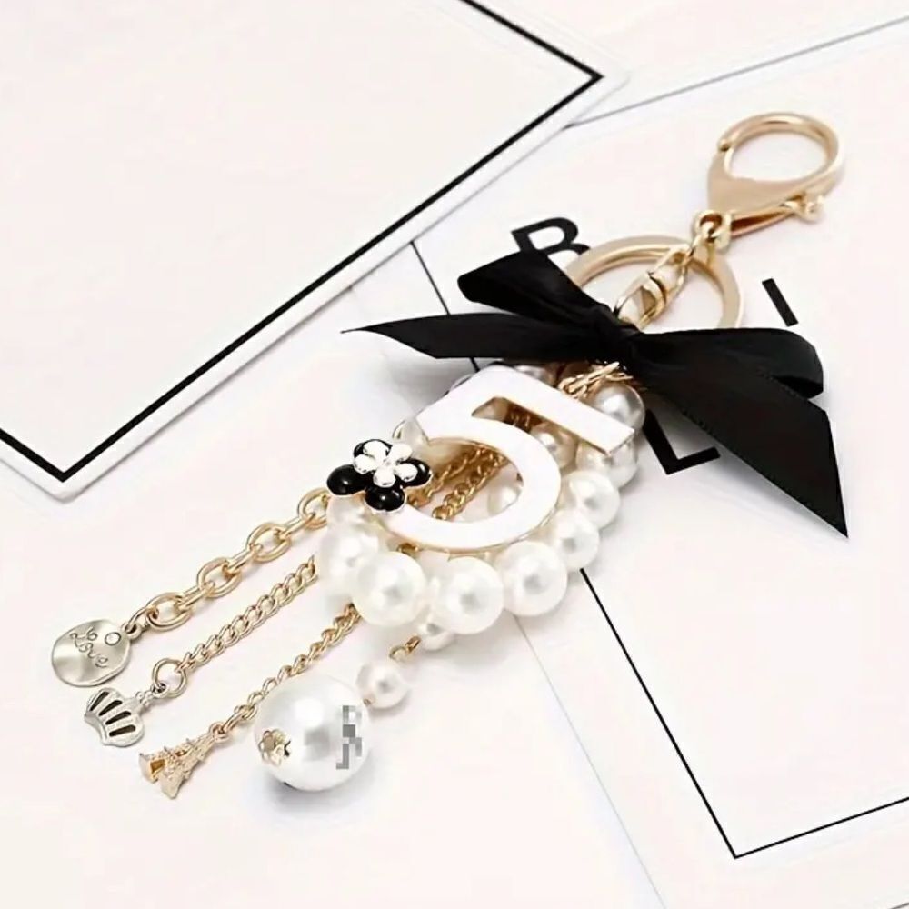 BOW PEARL KEYCHAIN